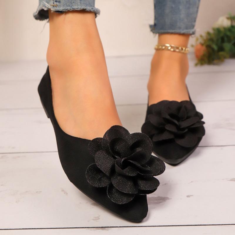 Women's Pointed Toe Flats with 3D Flower Decor Soft Sole Slip-on Casual Shoes