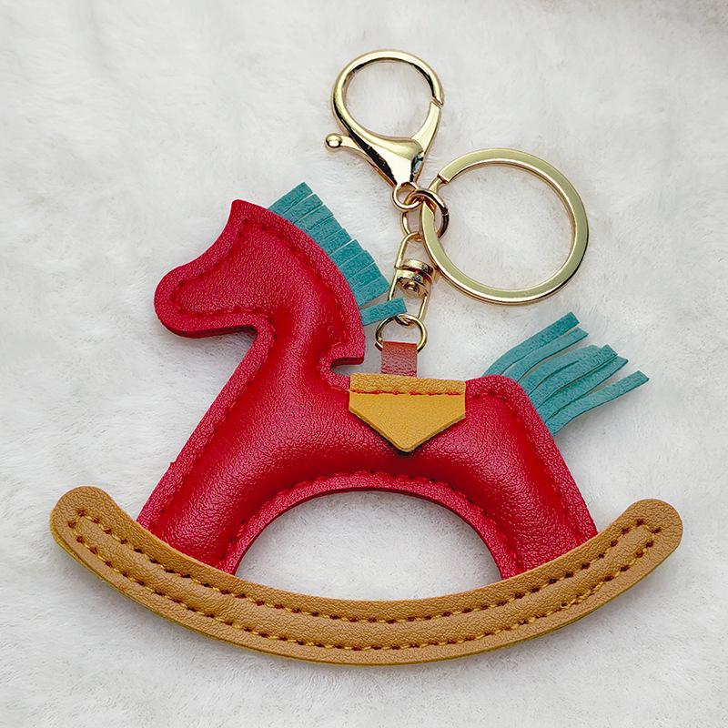 2025 Jahr des Pferdes Leder Schlüsselanhänger - Kreativer Kleines Pferd Anhänger mit Baumwollgefülltem Wackel Charm