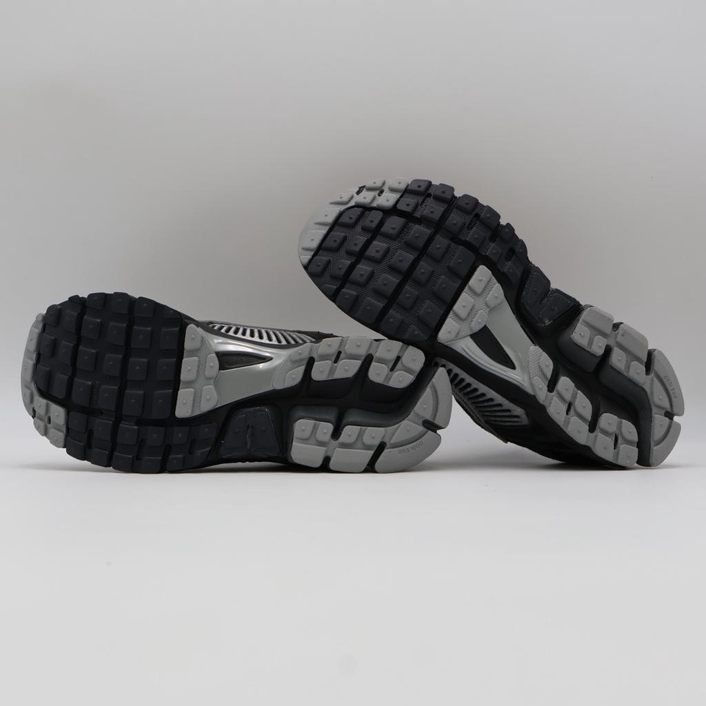 HF1553-006 Nike Zoom Vomero 5 Anthracite Flat Silver (Men's)