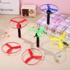 Giocattolo Elicottero Lanciadisco Giocattolo Set Include 1 Lanciatore a Corda e 2 Dischi Volanti Lanciadisco Volante da Esterno Giocattolo Colori Casuali