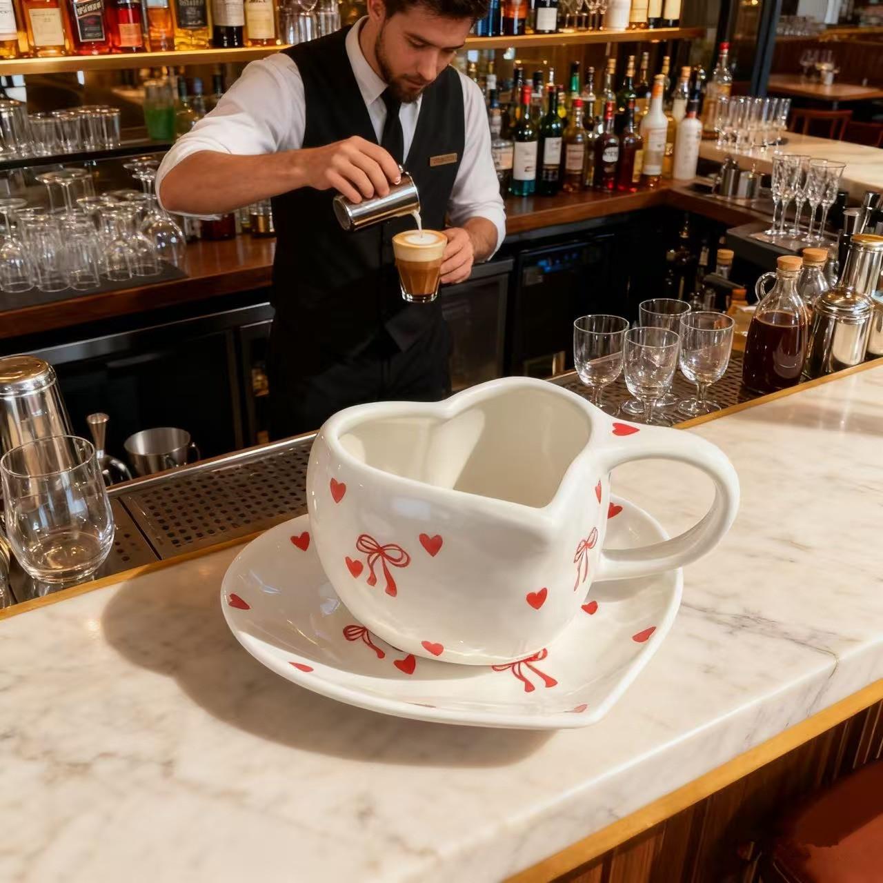 

Girl s love hand-squeezed irregular, ceramic coffee cups and saucers, high-value mugs coffee cup saucer