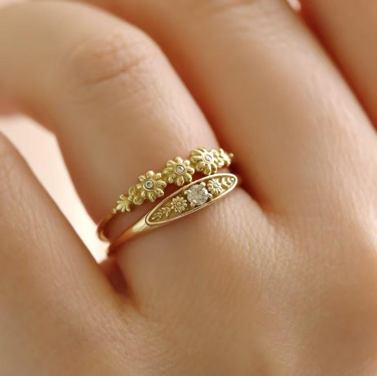Three Jie Classic Zircon Gold Ring: Simple, Creative, Stylish Women's Jewelry