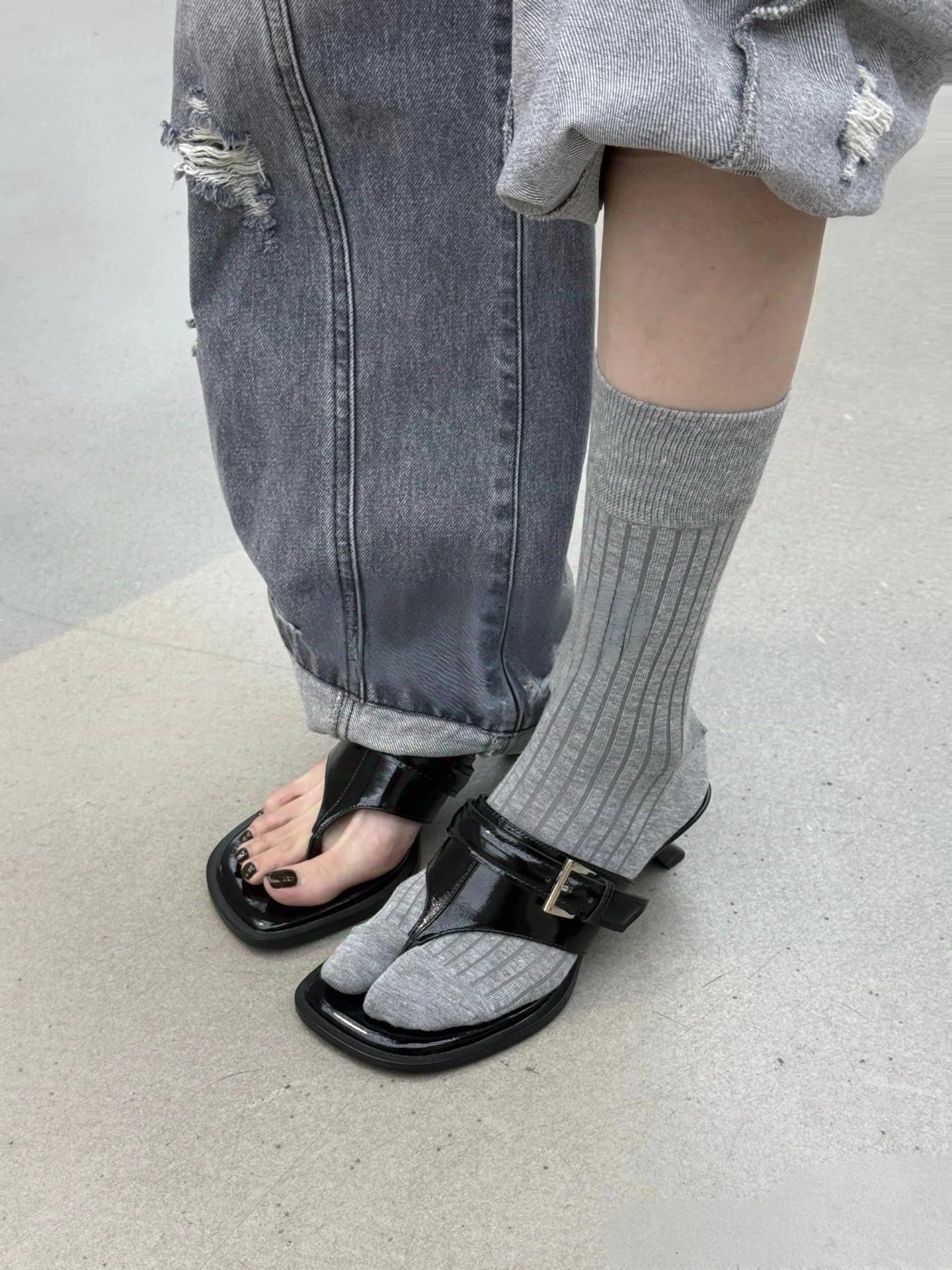 

Women s shoes niche design toe cool slippers 2025 summer new wear flip-flops slippers thin heels retro lazy shoes 35