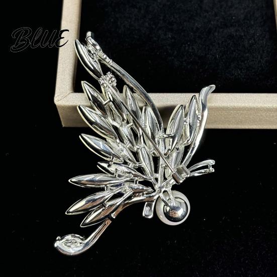 Sparkling Butterfly Brooch Faux Crystal Imitation Pearl Inlay Alloy Shape