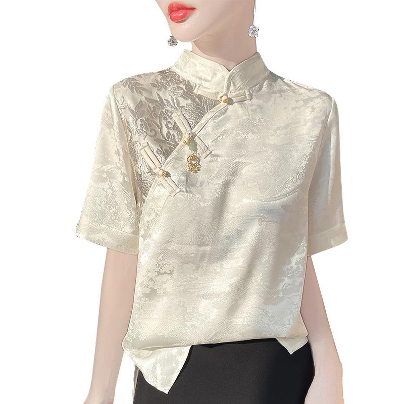 Tricou de damă din jacard satinat cu guler înalt și nasture broască, Primăvara/Vara 2025