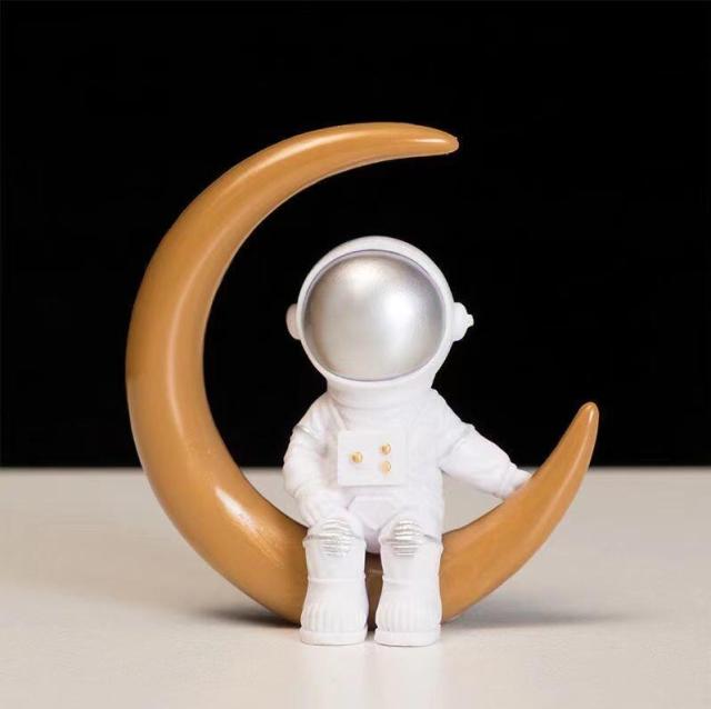 Żywica Figurka Astronauty Statua Figurka Kosmonauta Rzeźba Edukacyjna Zabawka Dekoracja Biurka Domu Model Astronauty Na Prezent Dla Dzieci