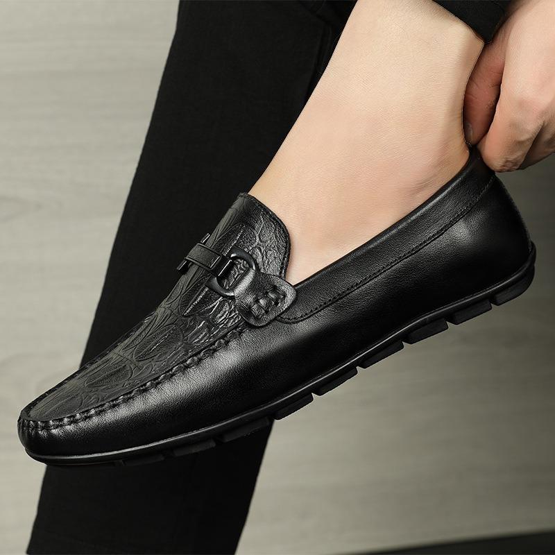 The first layer of cowhide is one pedal, lazy beanie shoes, men's British casual leather shoes, breathable business large size shoes are comfortable