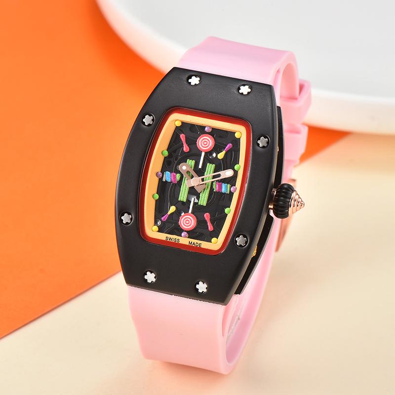 

Женские повседневные кварцевые часы - Черный циферблат с текстурой дерева, Дизайн «леденец»