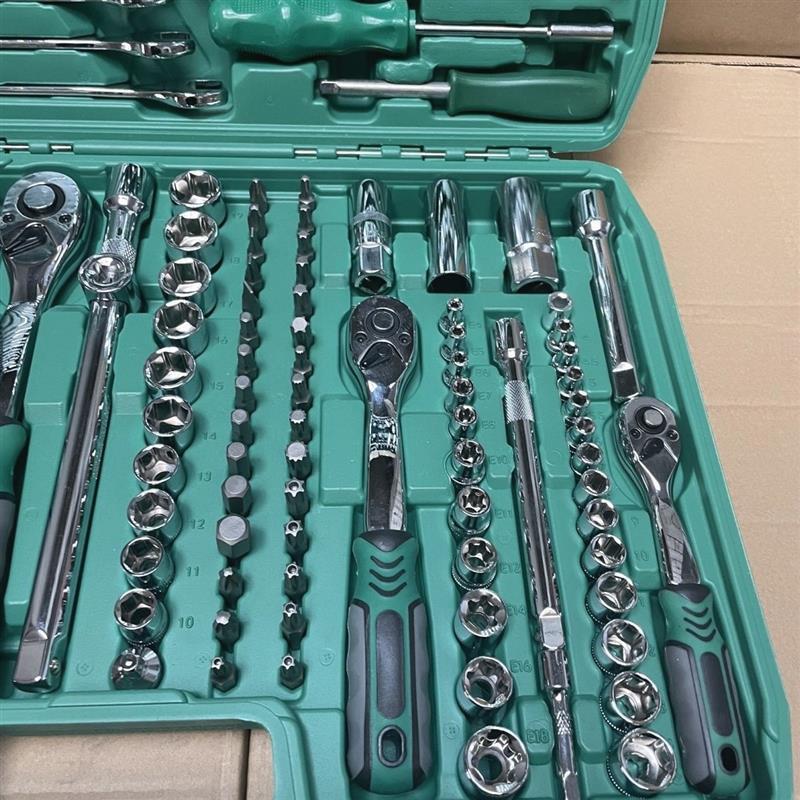 German 121-Piece Multi-Function Car Repair Socket & Ratchet Wrench Set