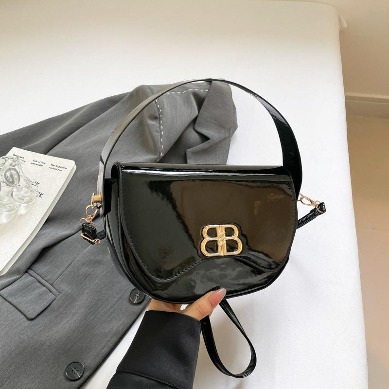 2025 new high-end sense popular underarm women's bag sense foreign style chain bag niche single shoulder crossbody versatile saddle bag