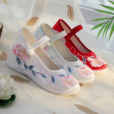 [First Snow] 2025 Spring New Old Beijing Cloth Shoes Women's Inner Height Increase New Chinese Embroidered Shoes Antique Hanfu Shoes