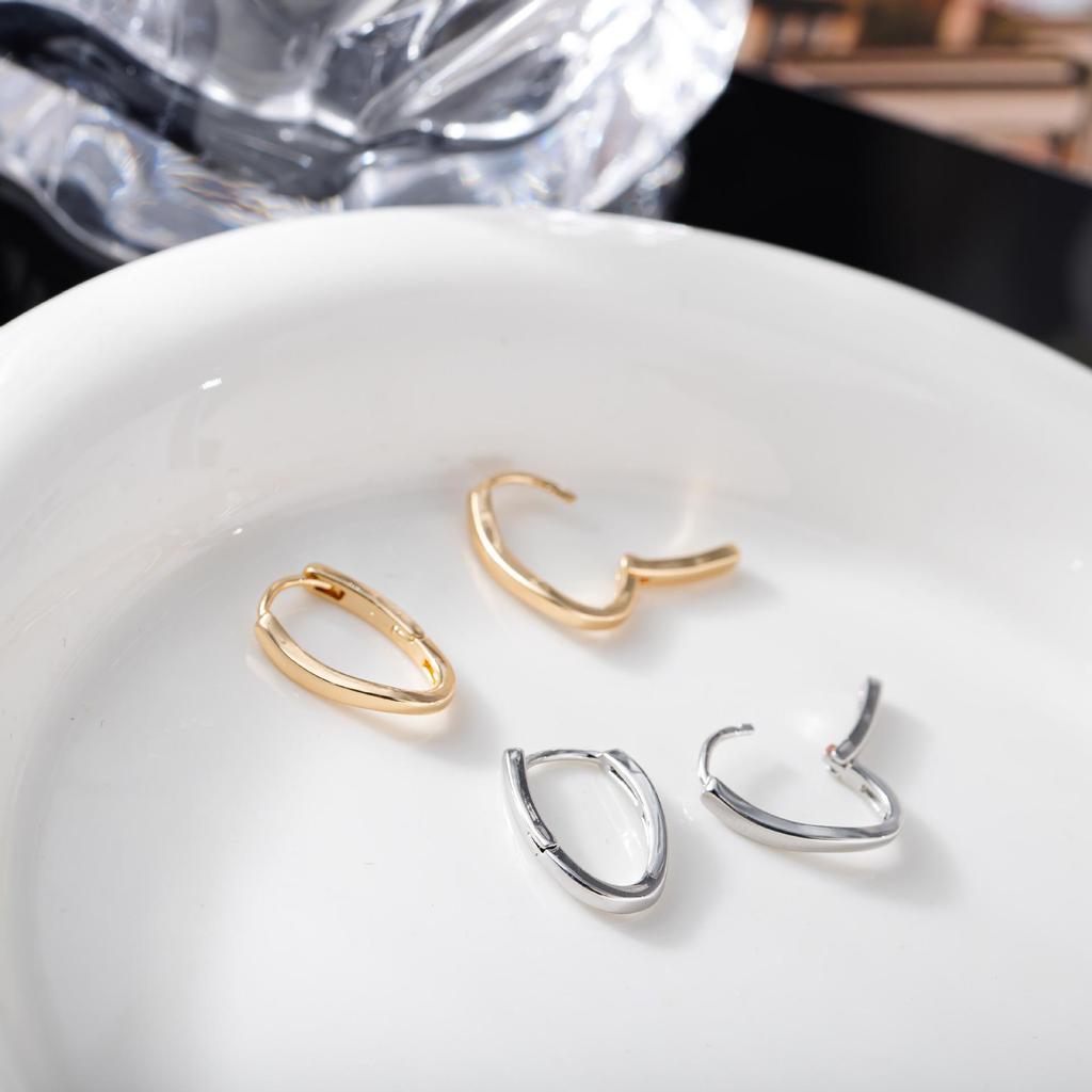 Versatile Glossy U-Shaped Oval Ear Clips - Trendy Unisex Korean Style Earrings