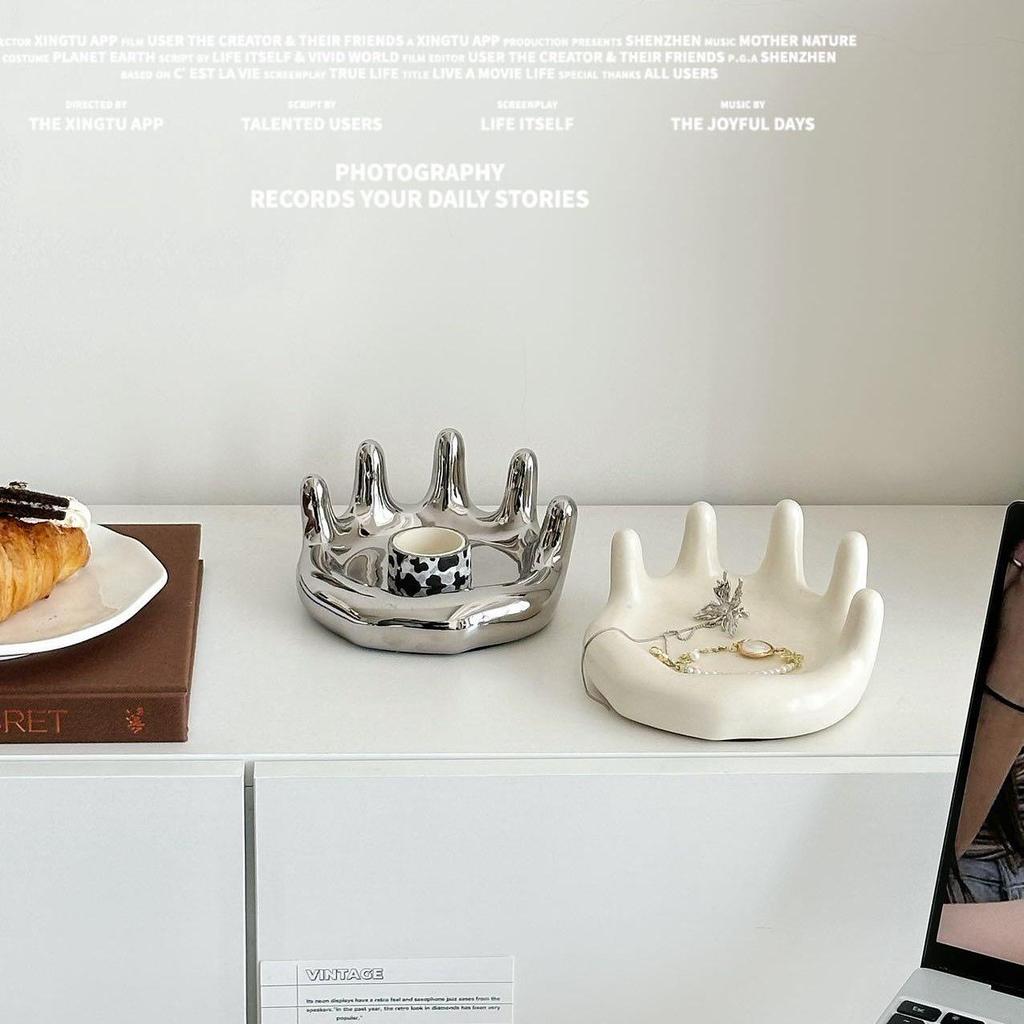 Nordic Ceramic Ring Holder Tray - Cute, Light Luxury Jewelry & Key Organizer for Desktop or Entryway.
