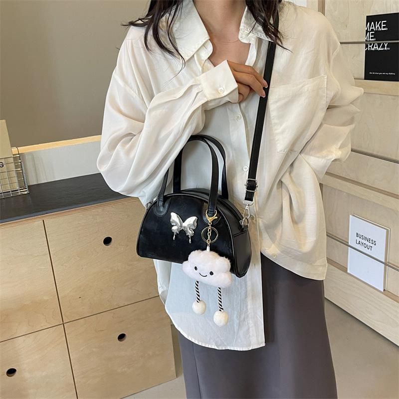 Niche design bag women's 2025 new fashionable and beautiful handbag casual simple shoulder messenger bag shell bag