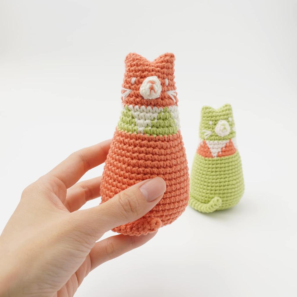 Raw Wool Itohenlab Knitting Kit #9-9 Sitting Cat
