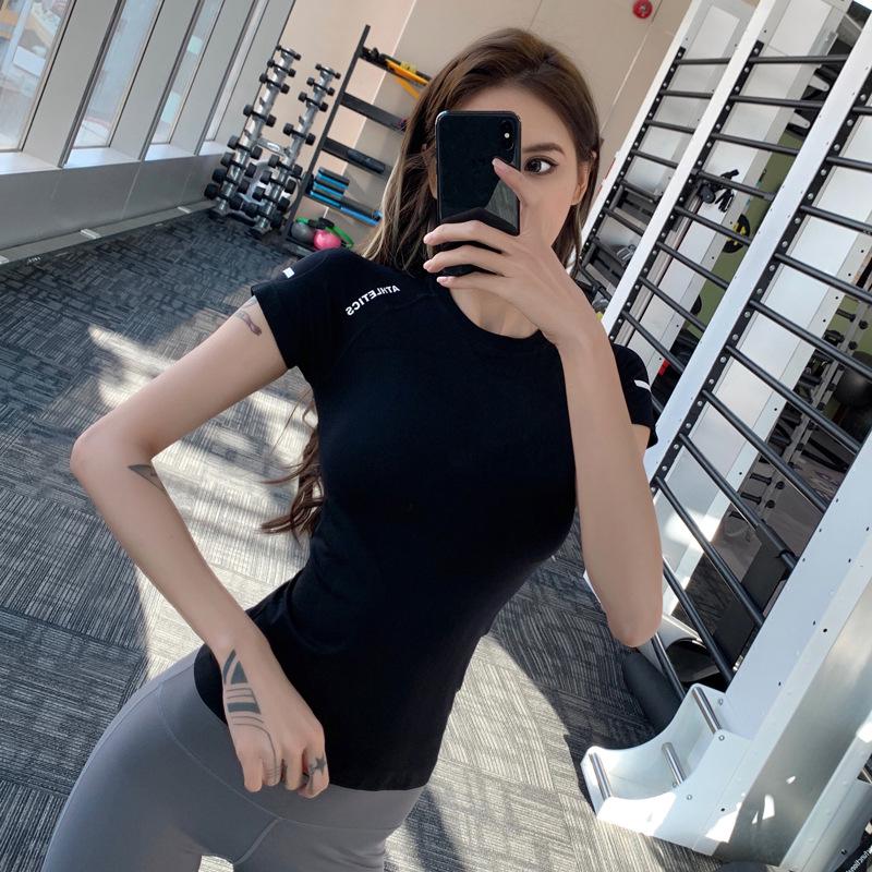 Damska koszulka do jogi i biegania szybkoschnąca i oddychająca