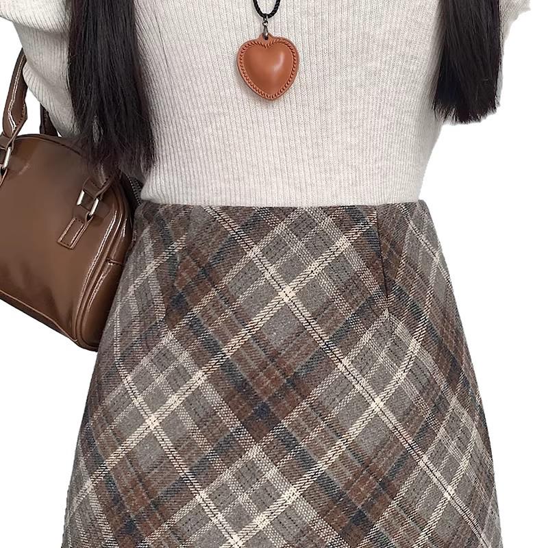 Women's High-Waist Plaid Wool A-Line Skirt - Slimming, Hip-Hugging, Autumn/Winter 2026 Style, Petite Fit