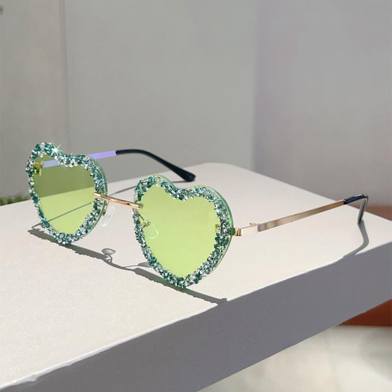 

KAMMPT Fashion Heart Decor Crystal Shiny Shades Women Original Brand Design Party Sunglasses Trendy Vacation Beach Sun Glasses as picture shows