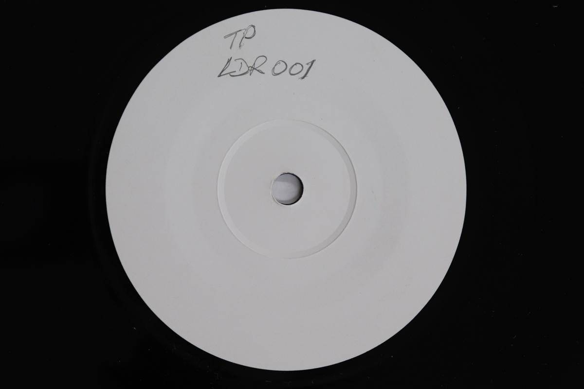 

7inch Record RONNIE DAVIS - Beware Of Evil Men LDR001 NOT ON LABEL / 2012 UK Reggae, Ska & Dub Used