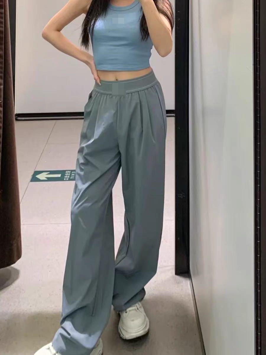 

Женские повседневные брюки ALO Style с высокой талией и широкими штанинами, с принтом светоотражающего логотипа и эластичным поясом Medium темно-синий