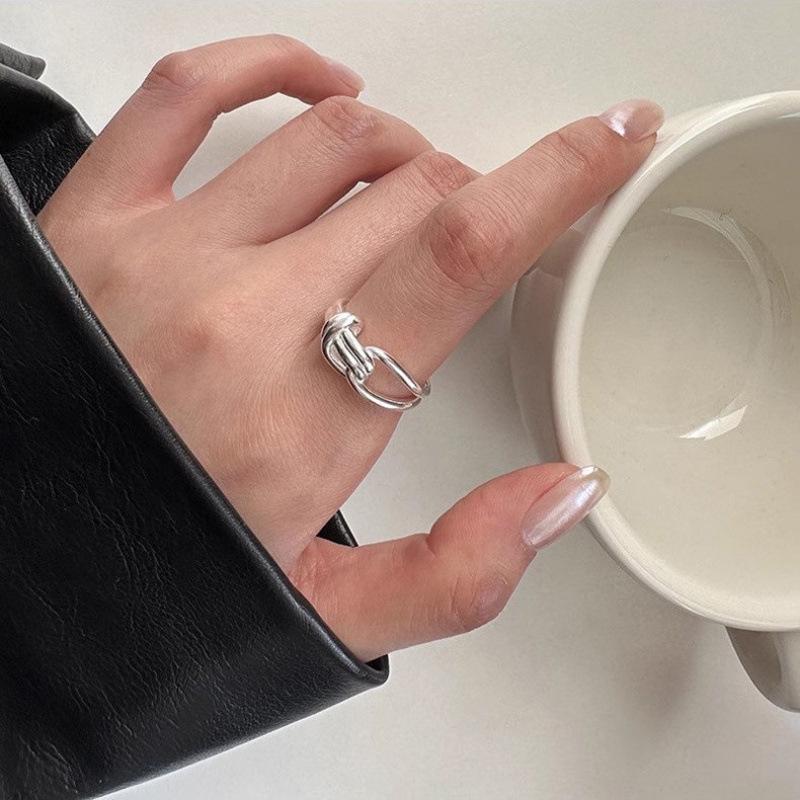 Sterling Silver Floral Ring for Women - High-End Open Joint Design for Autumn/Winter