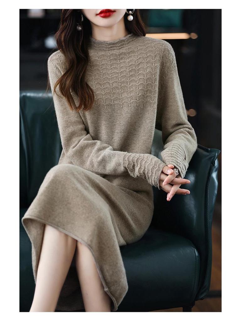 2025 Autumn/Winter Petite Loose Sweater, Semi-High Neck, Casual Knit Top for Middle-Aged Women.