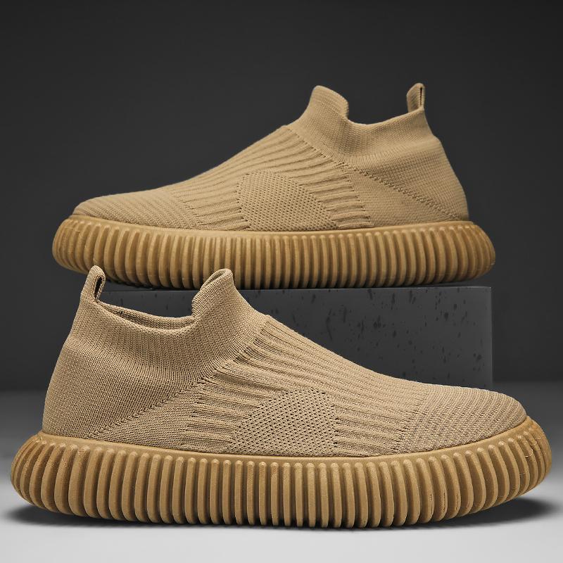 Fashion Round Toe Sports Shoes for Men Breathable Fashionable and Lightweight Black Walking Shoes Mesh Thick Soled Flat Shoes Casual