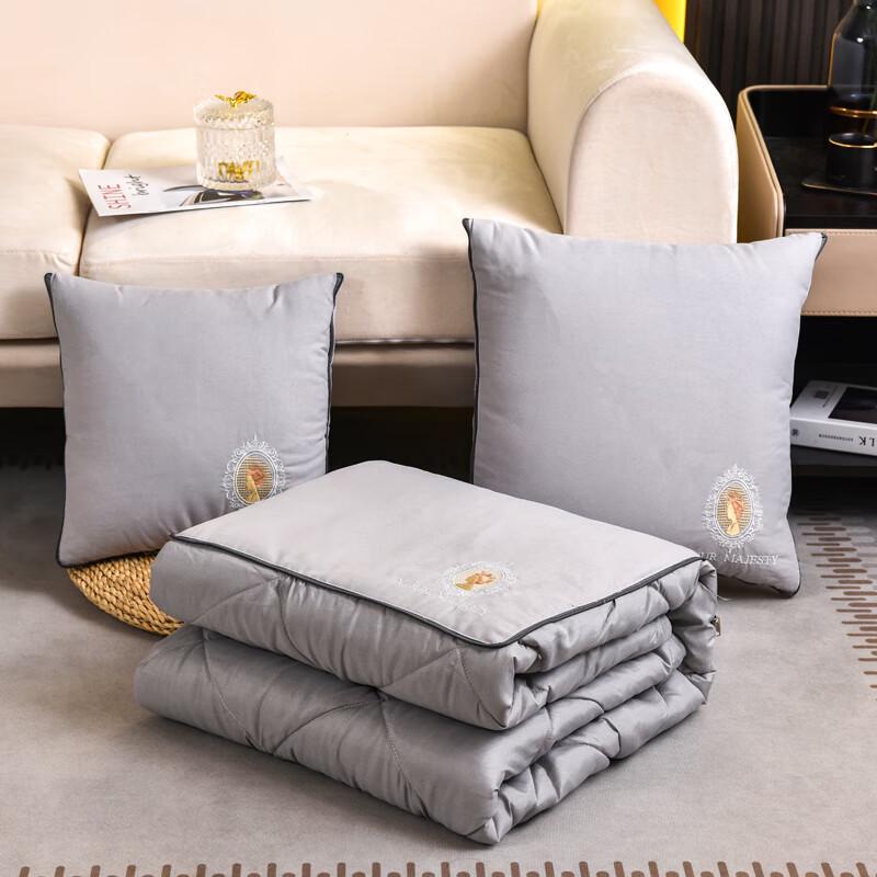 

Embroidered Cloud Velvet Cotton Pillow Quilt