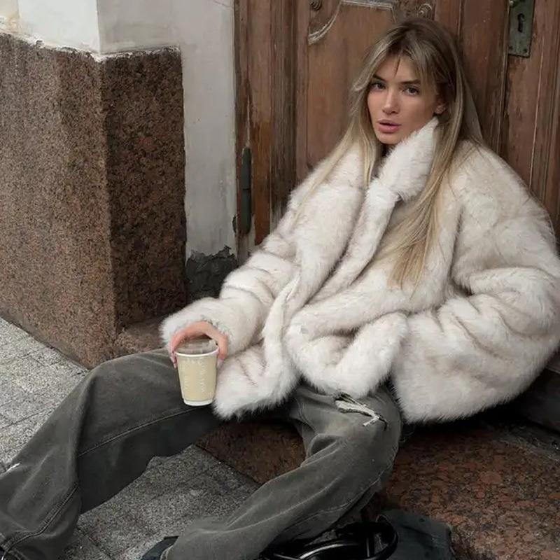 New thickened autumn and winter fur coat fluffy dyed pointed fox fur coat women's loose fur coat