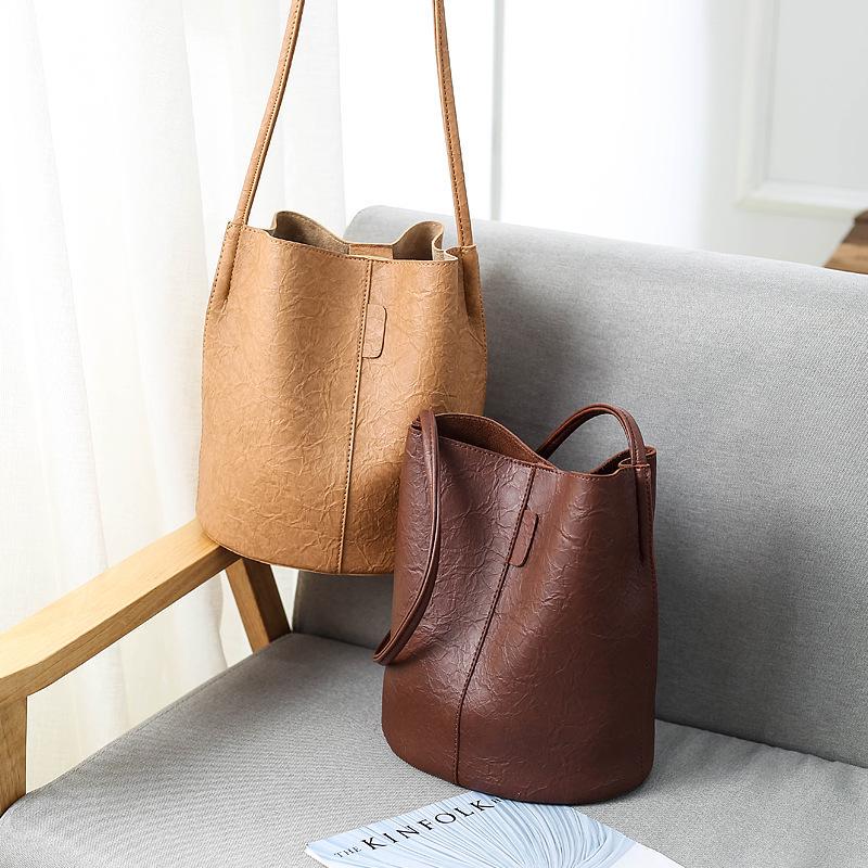 Umhängetasche aus weichem Leder im Vintage-Stil