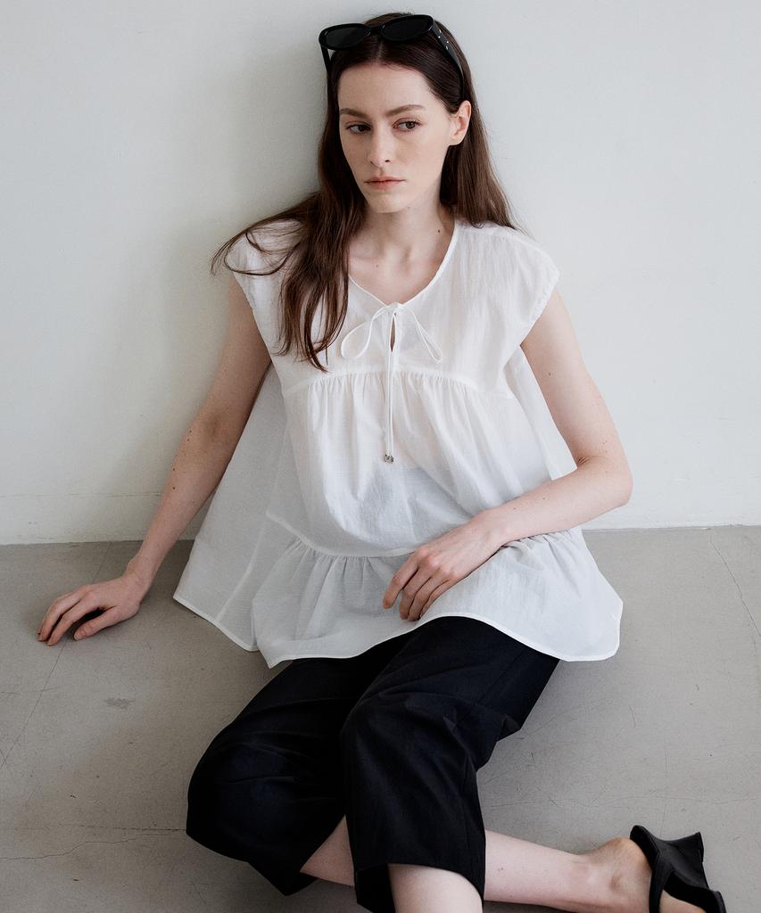 THEELO Shirred Panel Top Blouse (Ivory)
