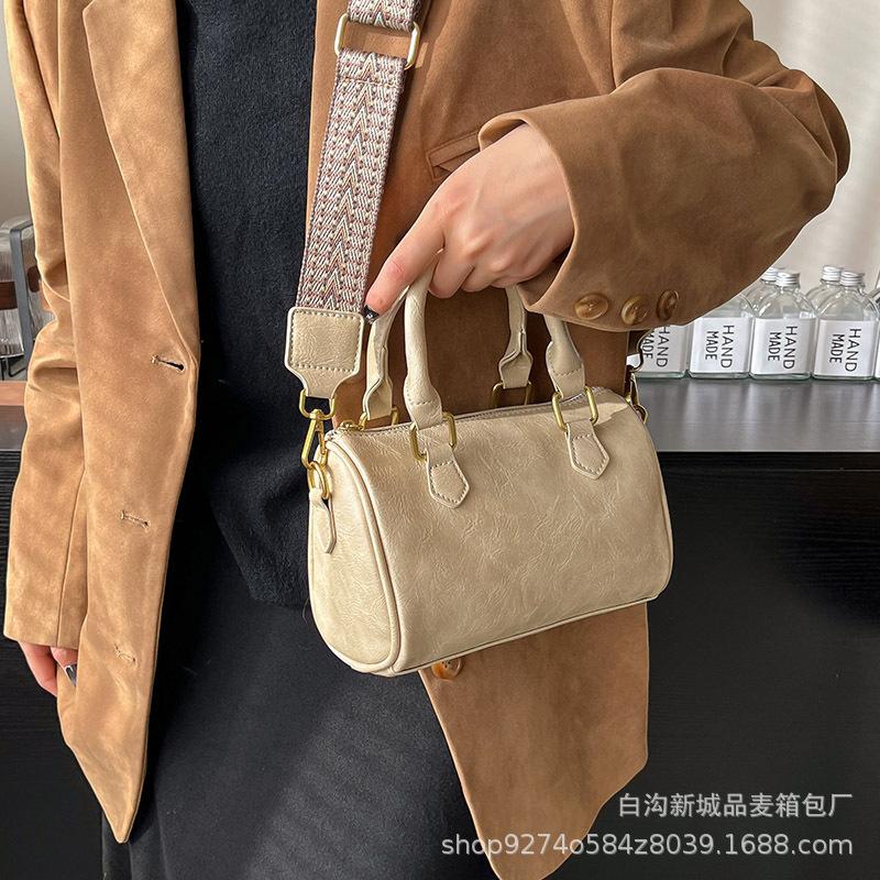 Niche Design Solid Color Bowling Bag Women's Bag 2025 New Retro Boston Bag Fashion Trendy Portable Shoulder Bag