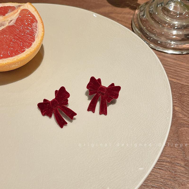 New Fashionable Flocked Earrings, Silver Needle Bow Earrings, High-end Feeling, Niche Red Earrings