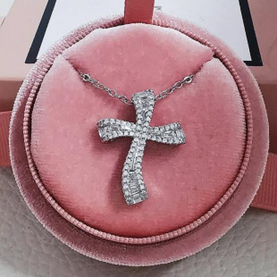 Top-Selling Butterfly Pendant Necklace X6092
