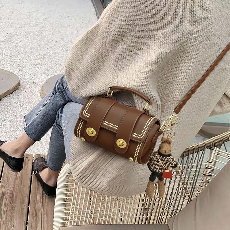 Bag autumn and winter women's messenger new versatile high-end light luxury mini bag niche leather women's bag luggage