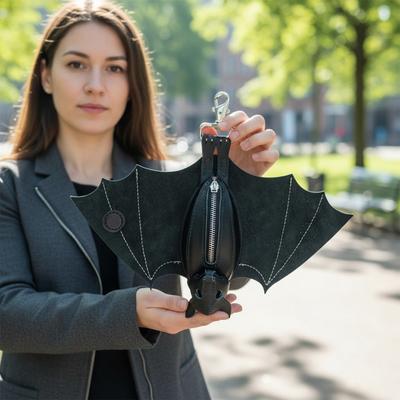 PU Leather Bat Coin Purse With Bat Keychain Bat-Themed Zippered Coin Pouch Wallet Suitable For Women's Dress & Bat Costumes