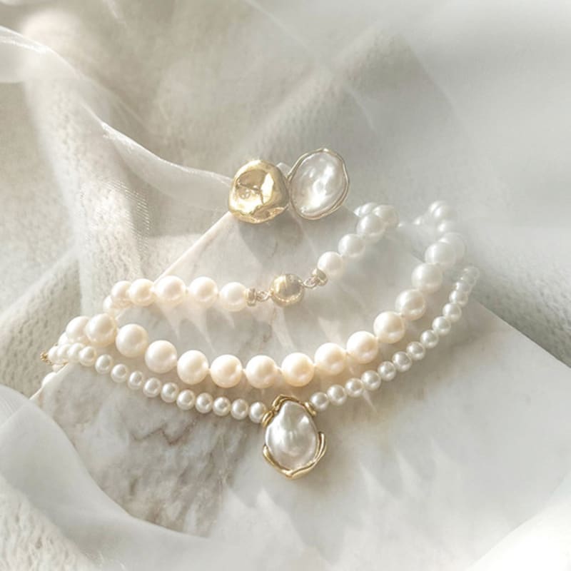 GOOBE LAHM PEARL NECKLACE