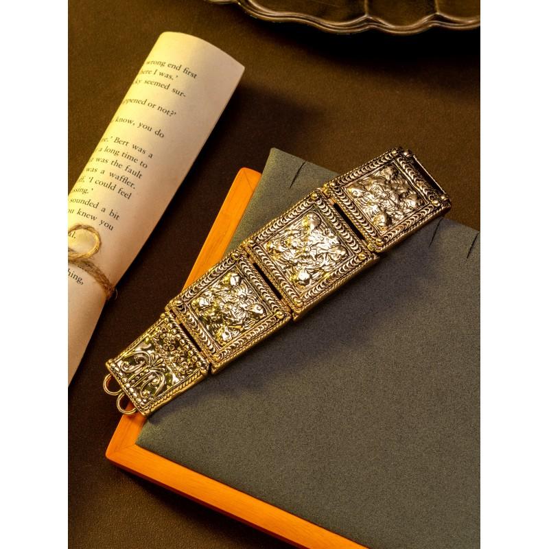 Bracelet Carré de Marque Relief Industrie Lourde Vintage Avec Texture Rétro Décoration Faite à la Main Sculpture de Palais Antique