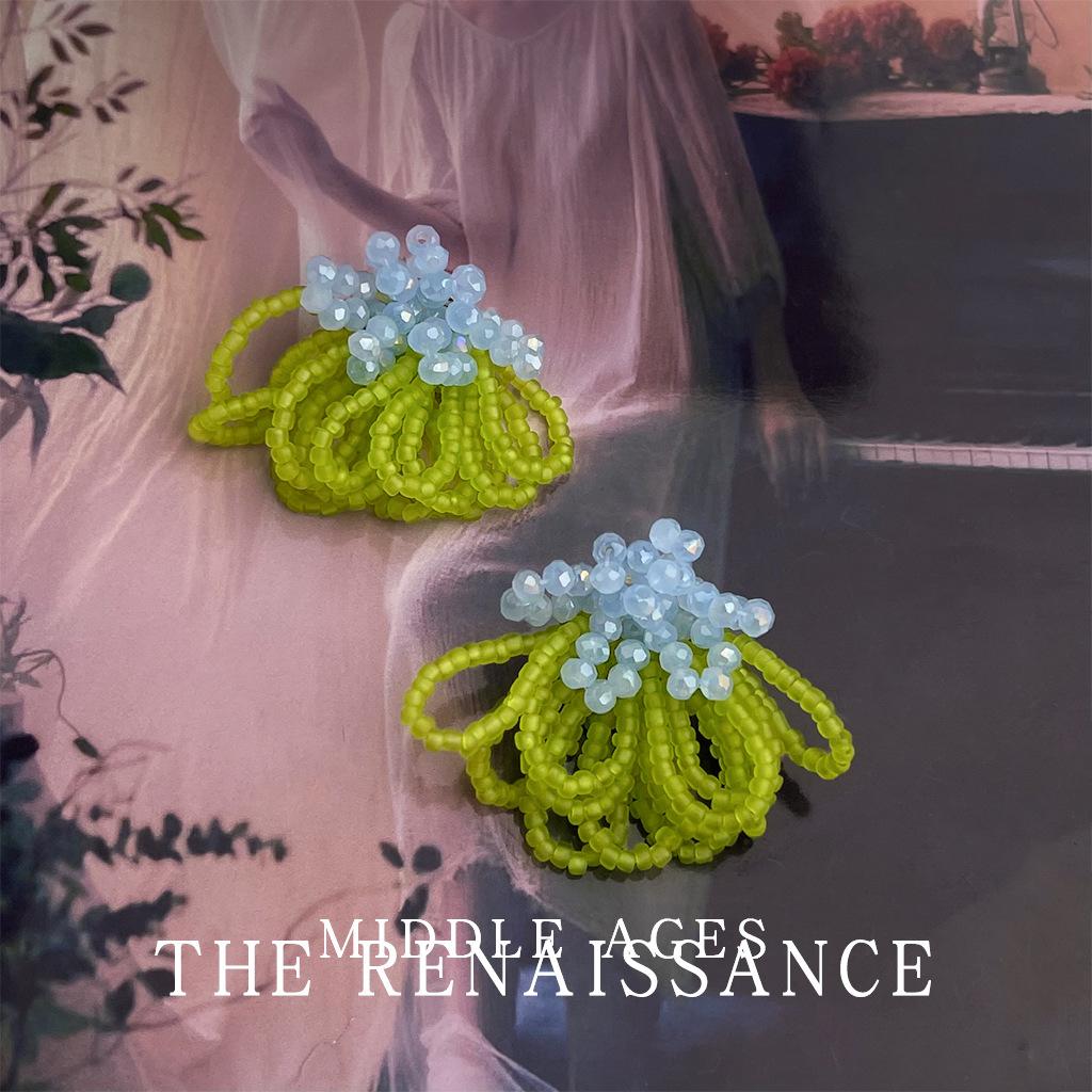 

Literary handmade crystal beaded flower earrings niche design holiday wind fringed stud earrings