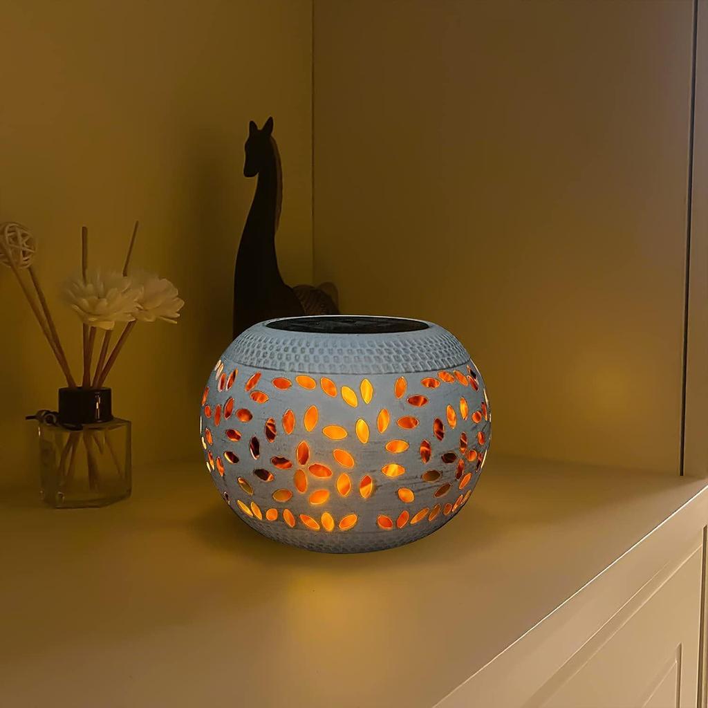 Solar Schmiedeeisen Garten Aschenbecher Ornament: Ausgehöhlte Hofleuchte für Innen-/Außenbalkon und Villa-Landschaftsdekor.