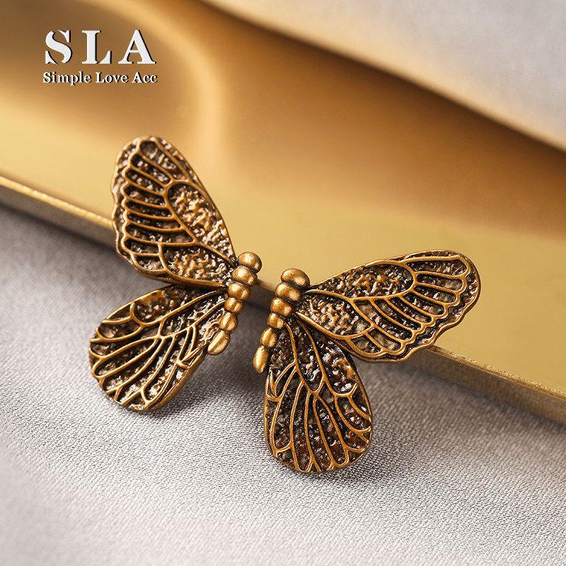 

Simple Love ACC Private Original Design Fashion Retro Style Three-Dimensional Butterfly Silver Pin Earrings Female High-End Butterfly Retro Earrings (Silver Needle)