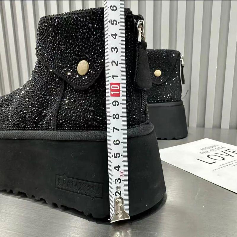 Plateau-Stiefel mit Strass-Knöchelriemen: 2025 Wintermode