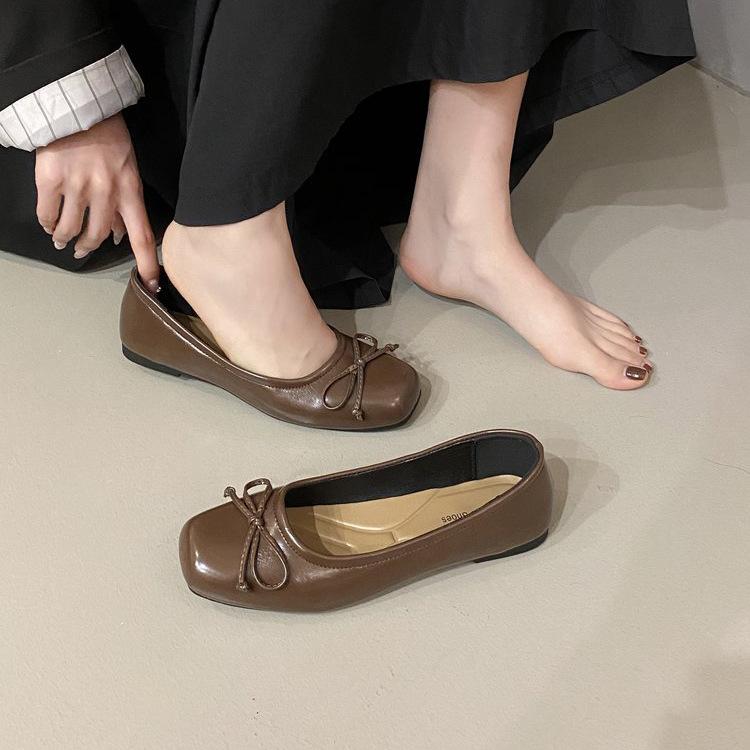 

Туфли-балетки с квадратным носком и мягкой подошвой для женщин, весенняя новинка, с открытым верхом, на плоской подошве, маленькие серебристые туфли для женщин 40 коричневый
