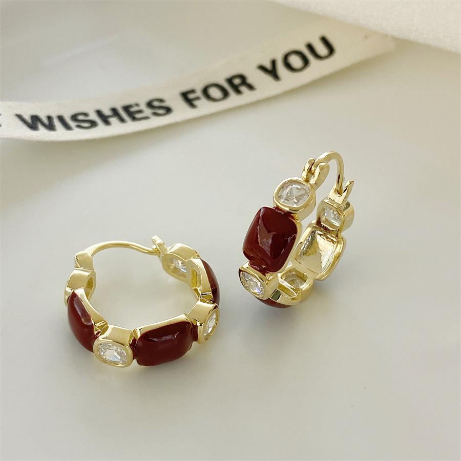 

Trendy S925 Silver Fireworks Diamond Earrings – Bold, Stylish, and Versatile for the Modern Fashionista