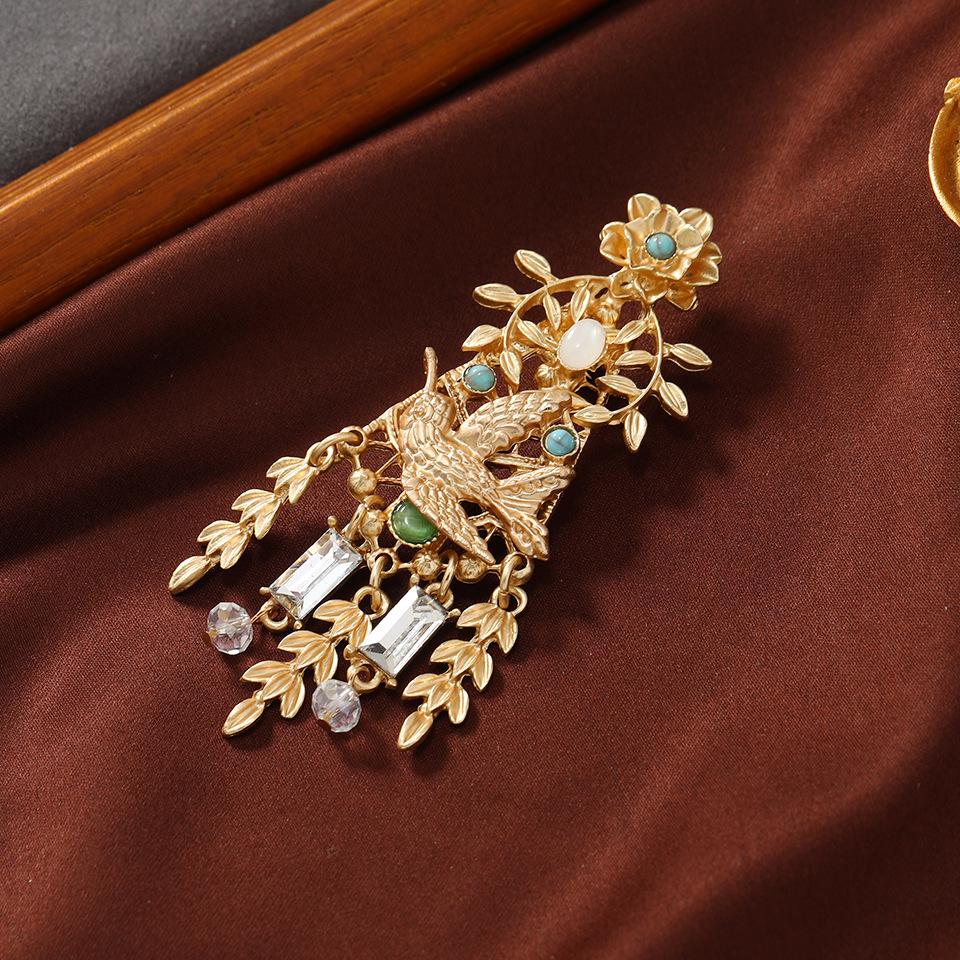 Vintage Gold Swallow Brooch with Wheat Tassel & Flower Pin for Women's Jackets