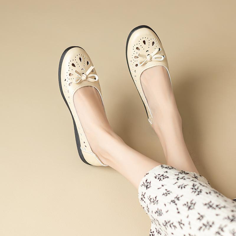 Mom Shoes Single Shoes Middle-aged and Elderly Women's Shoes Middle-aged New Flat-soled Leather Shoes Spring and Autumn Elderly Pedal Spring