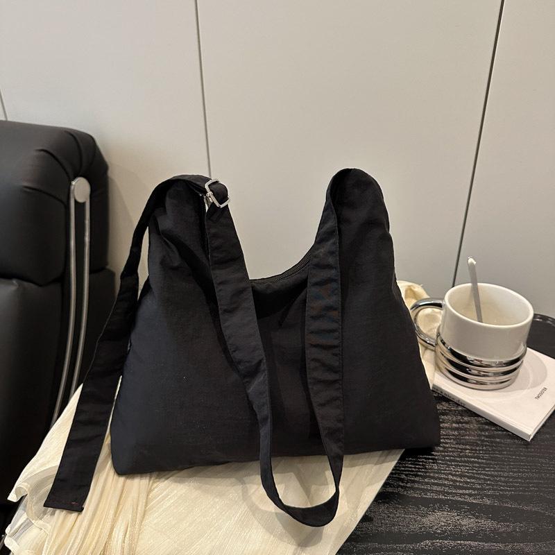 

2025 Autumn Women s Large Capacity Fashion Tote: Trendy Casual Shoulder Crossbody Bag As Shown