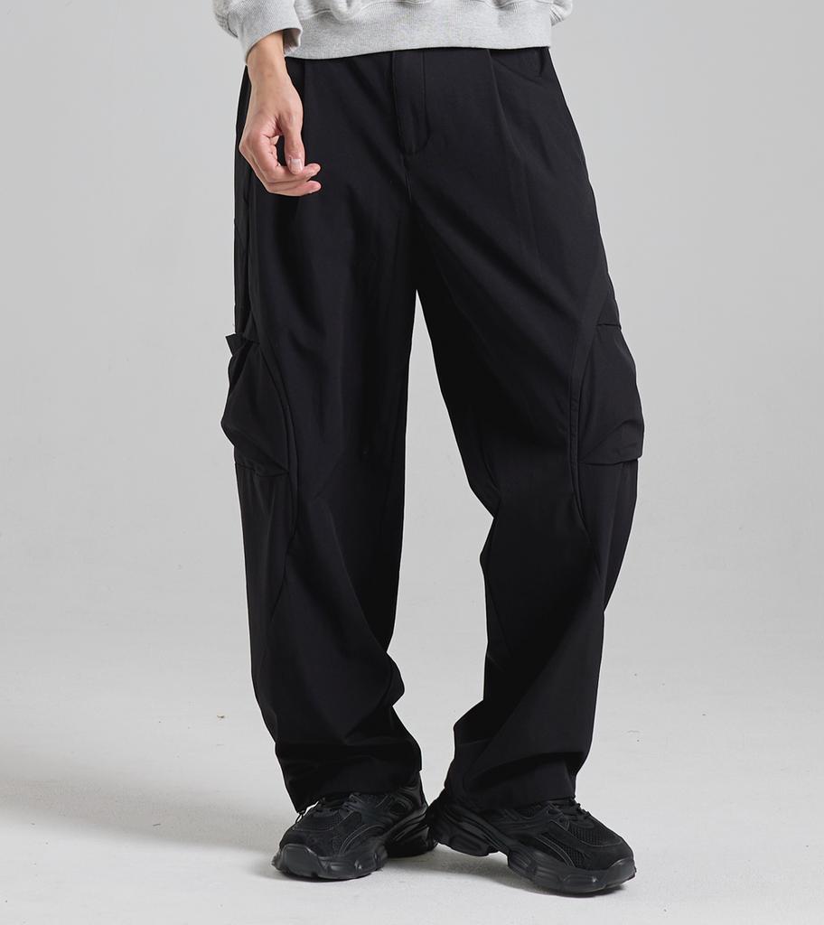 Beoteunseoul Arc Curved Cargo Pocket String Pants (Black)