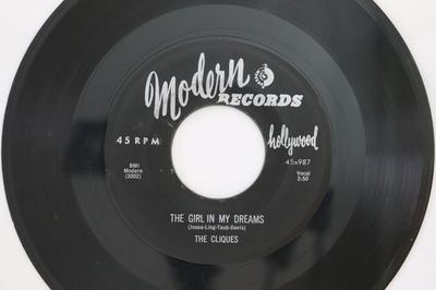 7-Zoll-Schallplatte CLIQUES – The Girl In My Dreams / I Wanna Kno 45X987 Modern Records 1956 US Rock Gebraucht
