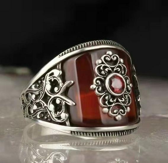 European & American Geometric Black Oval Acrylic Men's Retro Crown Ring